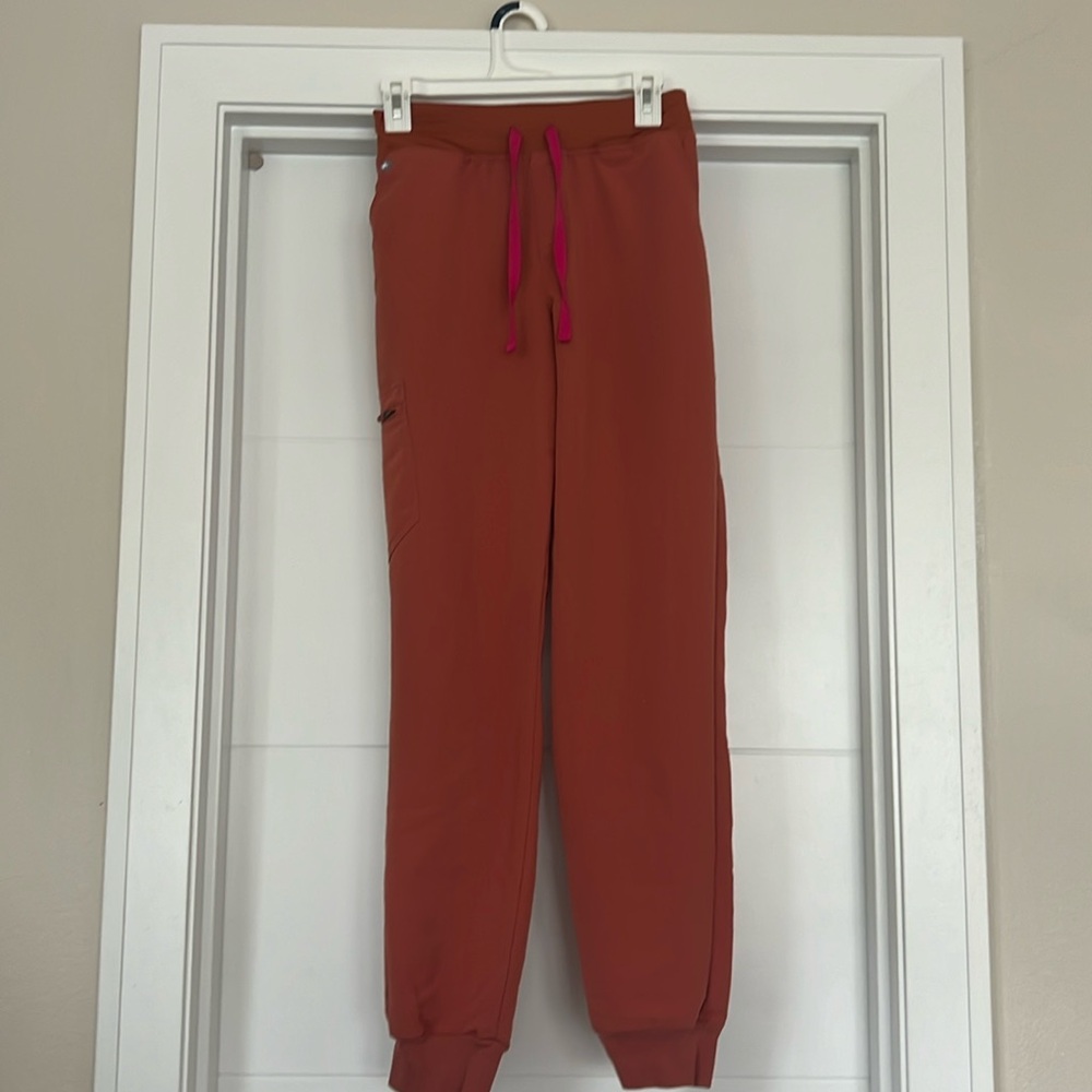 Like new Figs jogger scrubs